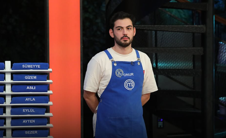 masterchef-turkiyede-kaptanlik-oyununu-kim-kazandi-26-ekim-pazar-gunu-masterchefte-mavi-ve-kirmizi-takim-kapta-1761546308964.png MasterChef Türkiye'de kaptanlık oyununu kim kazandı? 26 Ekim Pazar