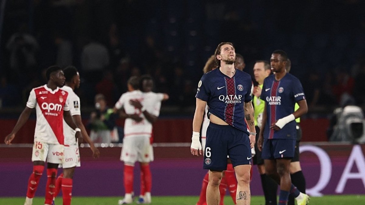 PSG'ye evinde Monaco şoku!