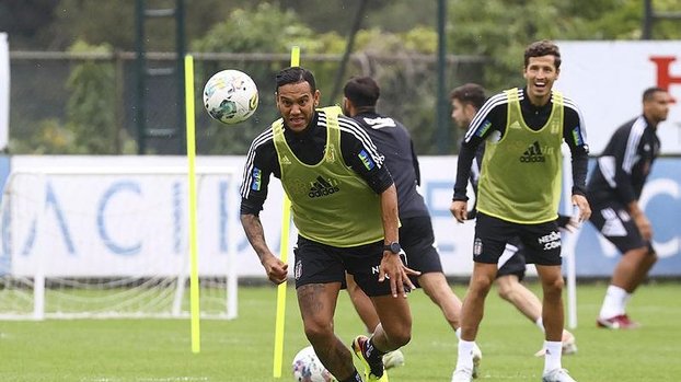Josef de Souza yine hırs küpü