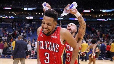 CJ McCollum'dan tarihi rekor! 11 üçlük...