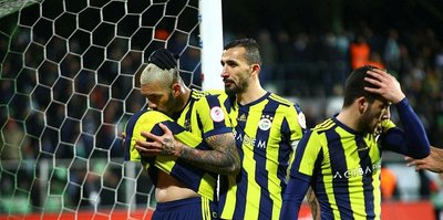 Fener yolu yarıladı