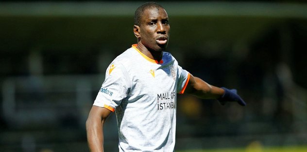 Demba Ba'dan Mesut Özil'e destek