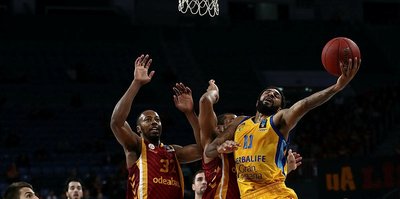 Galatasaray Odeabank Evinde Maglup Son Dakika Galatasaray Haberleri Fotomac