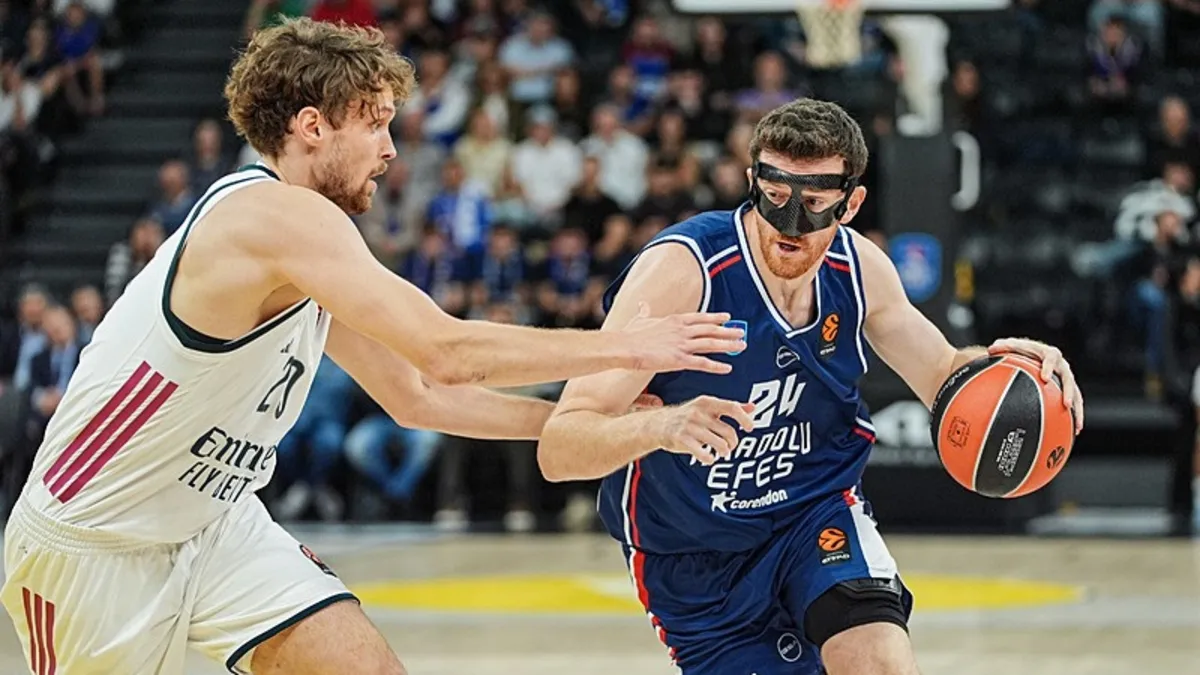 Photo: fotomac.com.tr Anadolu Efes, sahasında Real Madrid’i devirdi
