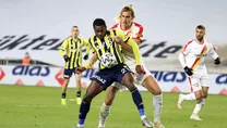Ne yapsa olmadı! Fenerbahçe topu aldı ama...