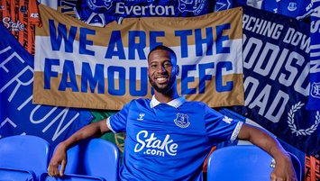 Everton'a Portekizli golcü