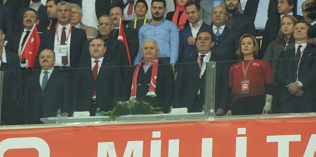 Başbakan tribünde