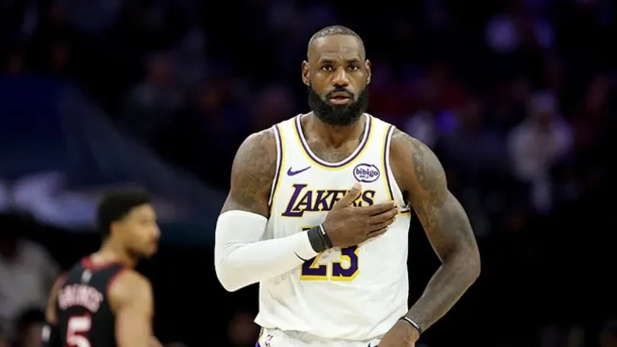 NBA'de LeBron James maçı domine etti, Lakers kazandı!