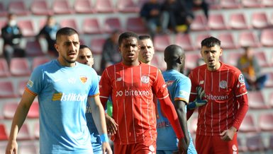 Kayserispor - Antalyaspor: 2-0 | Kayserispor 9 kişiyle Antalyaspor'u devirdi!