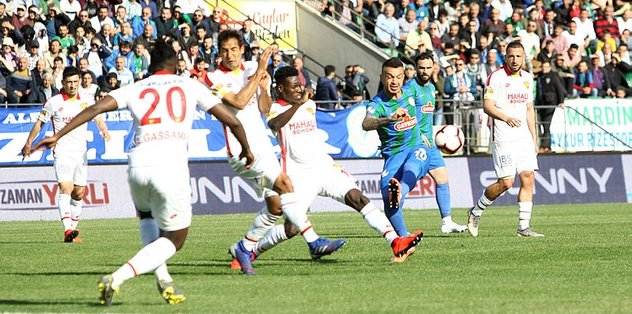 Göztepe'de savunma çöktü