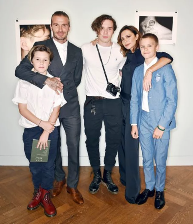 Beckham’ın oğlu Brooklyn Aleyna Tilki’yi takibe aldı