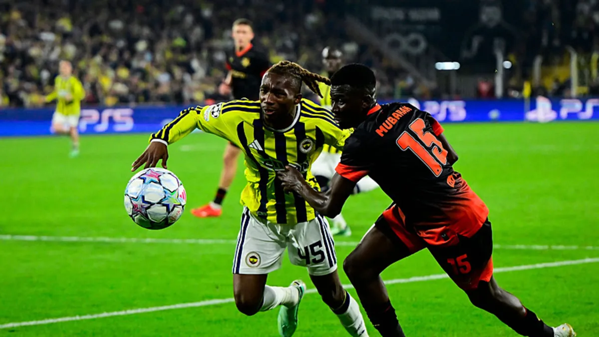 Fenerbahçe'de ayrılık yakın! Menajeri İstanbul'a geliyor
