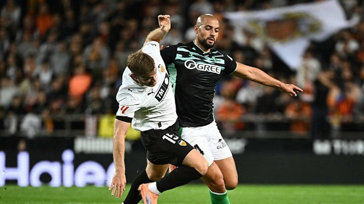 Amrabat’ta iki engel var