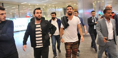 Arda Turan İstanbul'a geldi