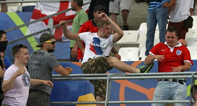 Rus holiganlar Dünya Kupası öncesi tehditlere başladı!