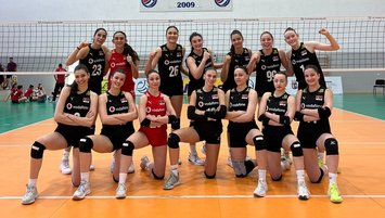 Genç Sultanlar yarı finalde