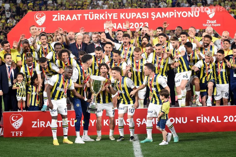Fenerbahçe'de teknik direktör arayışı! Jesus sonrası listede 4 aday