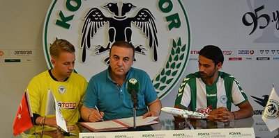 Konyaspor'da çifte imza