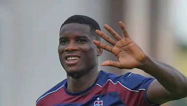 Trabzonspor'da Onuachu yeni sezon hazırlıkları için geldi