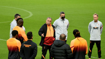 Fatih Terim resmen açıkladı! Yıldız futbolcu teknik ekibe geçecek | Son dakika Galatasaray haberleri