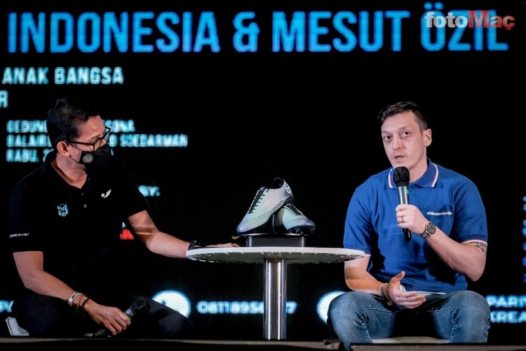 Fenerbahçeli Mesut Özil'den Endonezya'ya yeşil ışık! "Bali United'da oynamak isterim"