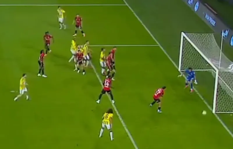 Anderson Talisca 2 kez direğe takıldı - 3