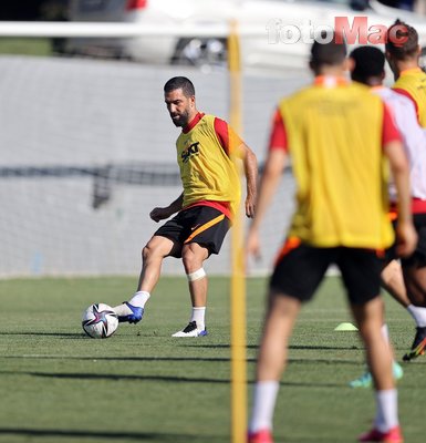 Galatasaray’dan taraftarlı antrenman! Yeni transfer Barış Alper Yılmaz ilk kez sahada