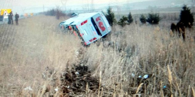 Ankara'da sporcuları taşıyan midibüs devrildi: 1 ölü, 17 yaralı