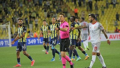 Fenerbahçe Antalyaspor maçında tartışma yaratan pozisyon! Antalyasporlu futbolcular penaltı bekledi