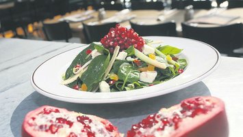 Narlı cevizli roka salatası nasıl yapılır?