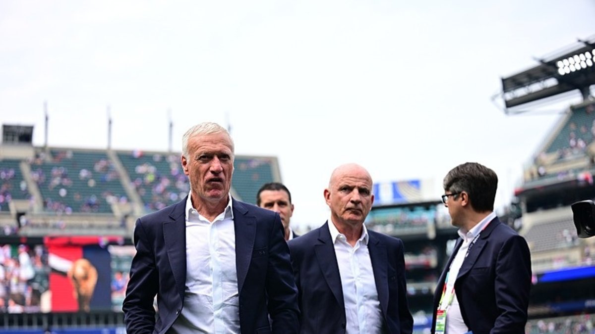 Annesini kaybeden Deschamps, Norveç-Fransa maçında olmayacak