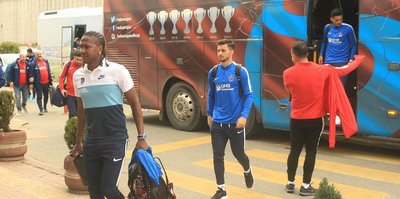 Trabzonspor kafilesi, Manisa'ya gitti