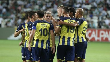 Fenerbahçe Adana Demirspor maçına 2 önemli eksikle çıkacak! 1 transferin lisansı çıktı