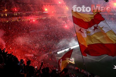 Galatasaray şampiyonluk kutlamasında para bastı!