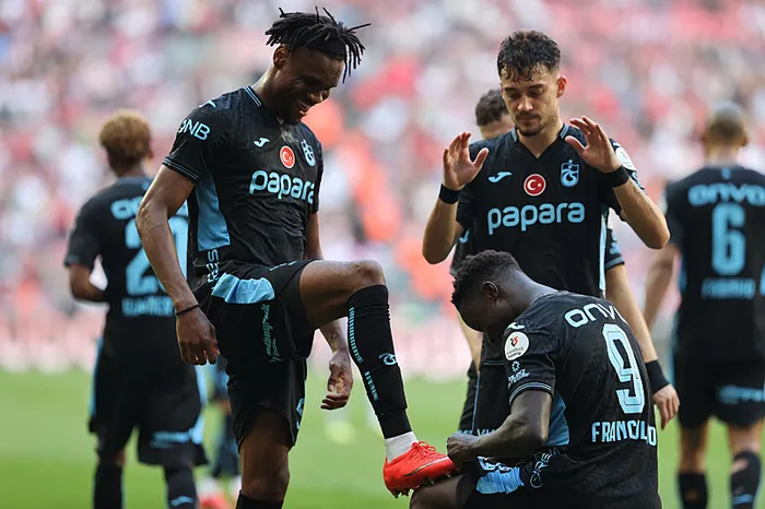 karadeniz-derbisinde-gulen-taraf-trabzonspor-1791644358761.jpeg