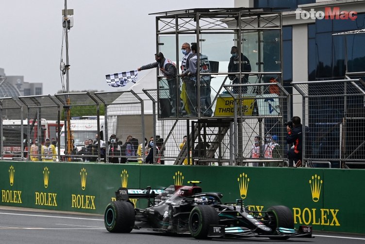 Dünya basını Formula 1 Türkiye Grand Prix'sini konuşuyor! "Hamilton'ın hatası..."