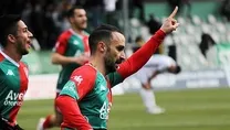 Karşıyaka sahnede