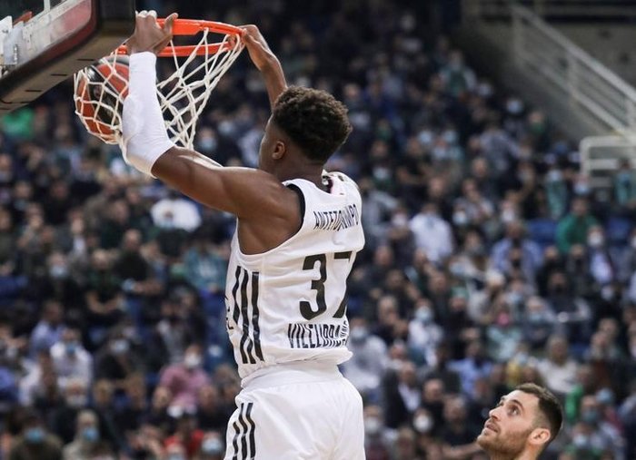 kostas-antetokounmpo-kimdir-kostas-antetokounmpo-nereli-kac-yasinda-oynadigi-takimlar-kariyeri-ve-bilinmeyenle-1671286446777.jpeg