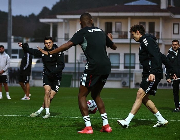 fenerbahce-besiktas-maci-ne-zaman-saat-kacta-ztk-derbi-hangi-kanalda-1766470941153.jpeg Fenerbahçe-Beşiktaş maçı detayları