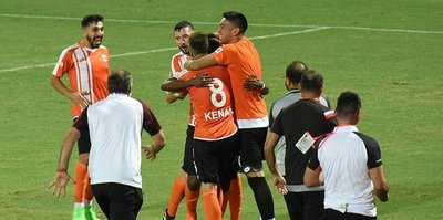 Adanaspor, sahasında Balıkesirspor Baltok'u 2-1 yendi