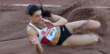Uzun atlamada Karin Melis Mey finale atladı