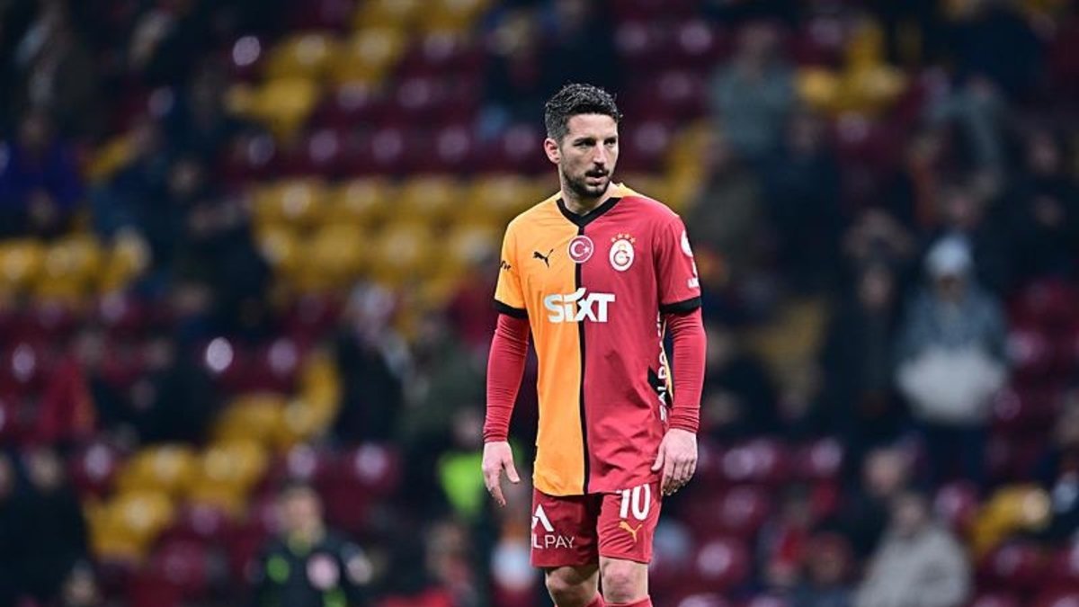 Futbolcu bırakacak mı? Galatasaray'da Dries Mertens kararını verdi!