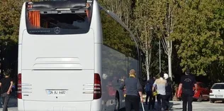 Yalova’da futbol taraftarları ile basketbol taraftarları birbirine girdi