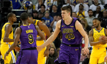 Lakers Golden State'i deplasmanda yendi