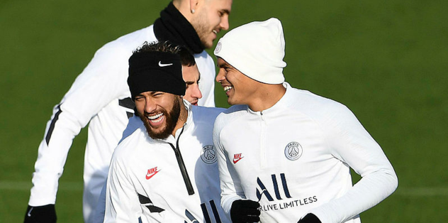 Neymar ve Thiago Silva koronavirüs nedeniyle Paris'ten ayrıldı!