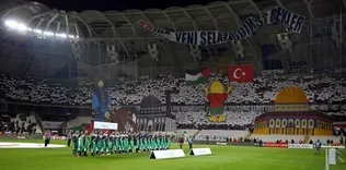 Konya’da tribünde o da var... Müthiş hareket