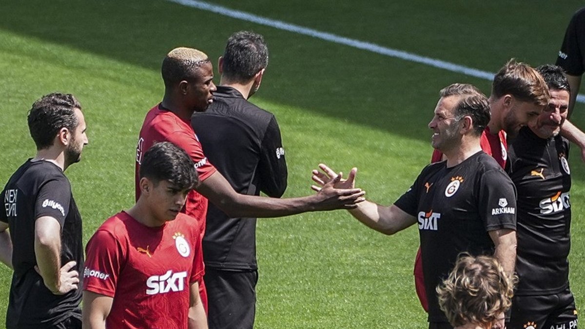 GALATASARAY HABERLERİ - Okan Buruk Osimhen iddialarını yalanladı! GALATASARAY HABERLERİ - Okan Buruk Osimhen iddialarını yalanladı!