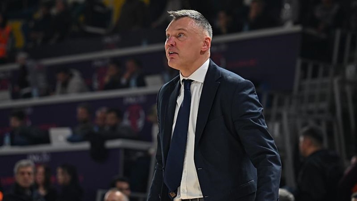 Fenerbahçe Beko Başantrenörü Sarunas Jasikevicius: Çok iyi oynadık. Neredeyse herkes sayı attı. Topu çok güzel paylaştık Fenerbahçe Beko Başantrenörü Sarunas Jasikevicius: Çok iyi oynadık. Neredeyse herkes sayı attı. Topu çok güzel paylaştık