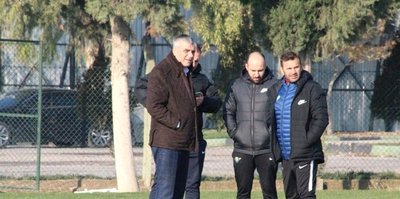 Akhisarspor Okan Buruk'la devam ediyor