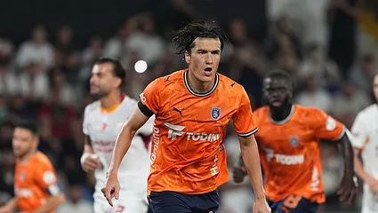 Eldor Shomurodov durmuyor